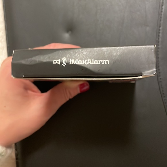 iMax Alarm SOS Alert personal safety and security keychain - Picture 3 of 5